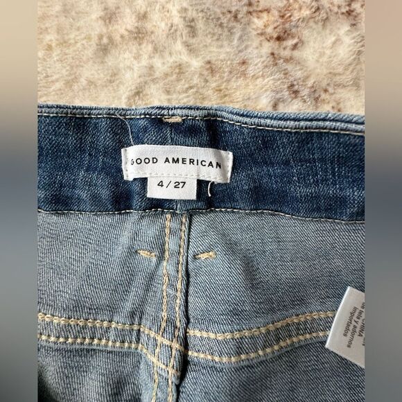 Good American Good Waist Crop with Chewed Hem - Picture 4 of 6